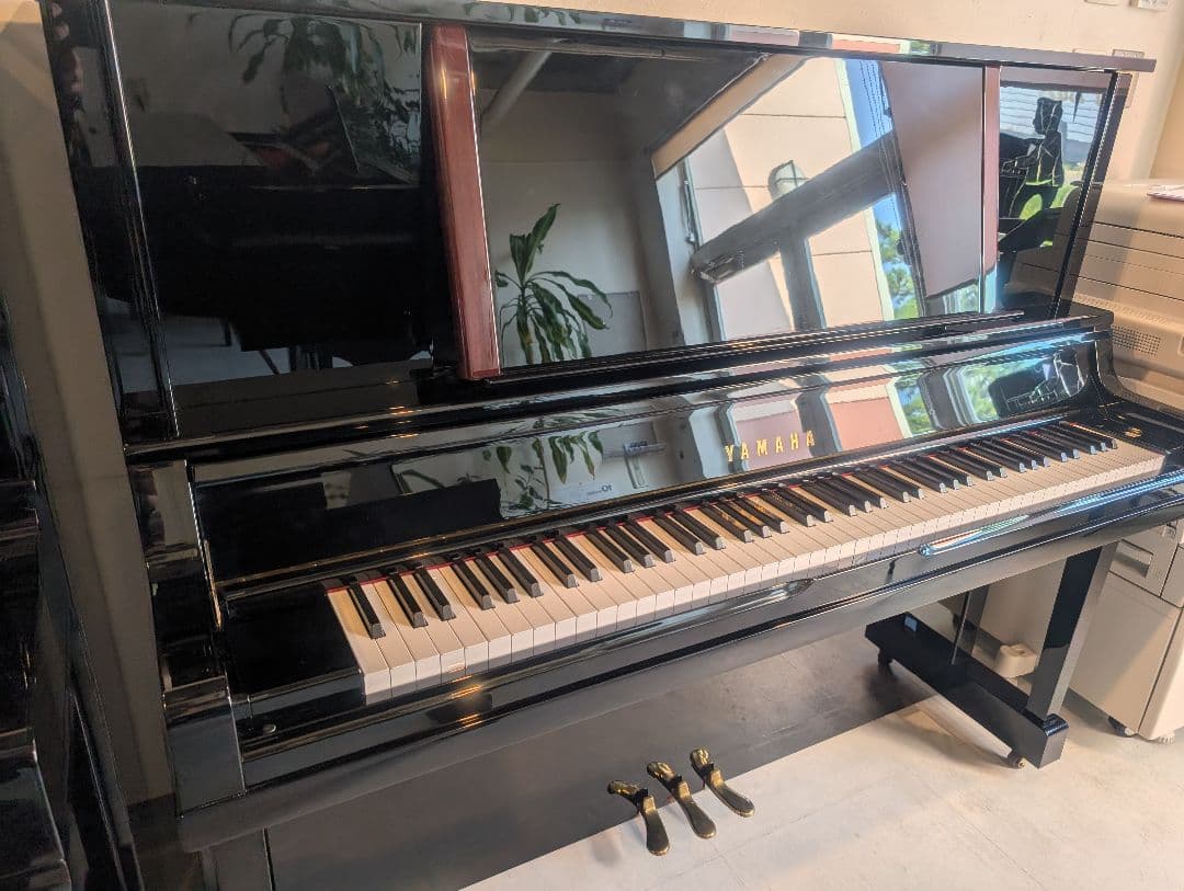 ​ヤマハ UX300 アップライトピアノ