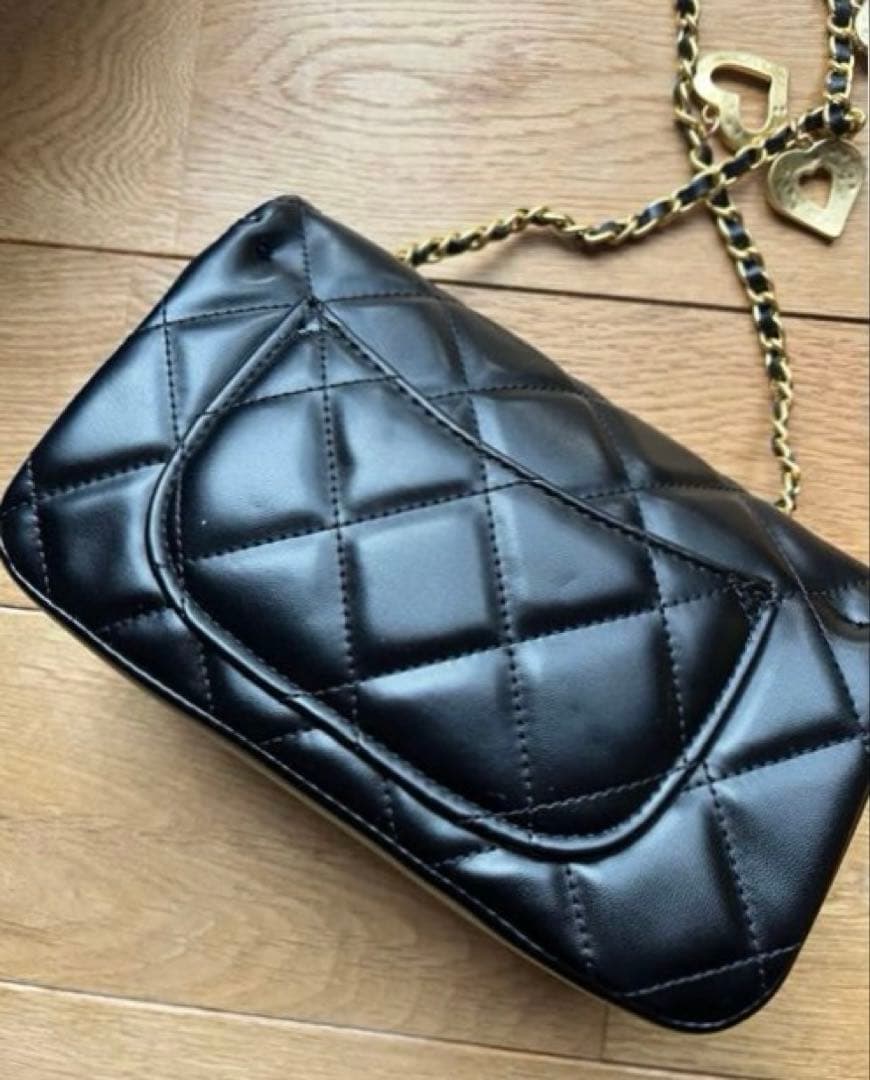 CHANEL キルティングショルダーバッグ　ハートチェーン　ノベルティー