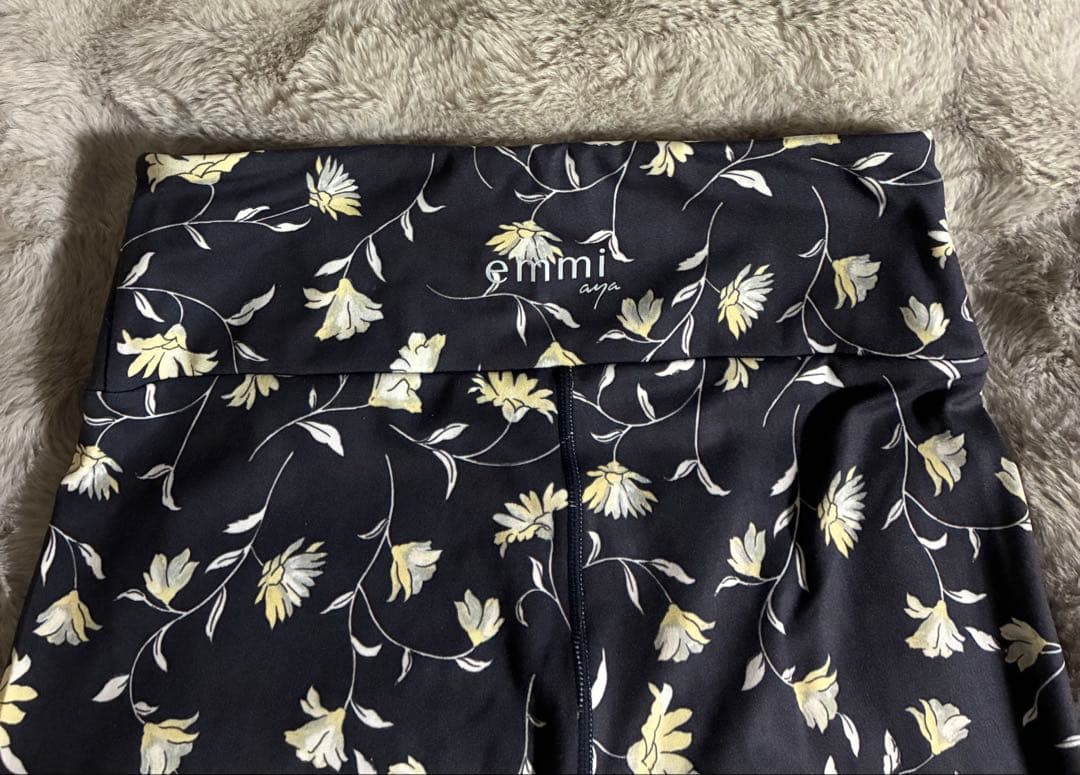 極美　emmi×aya エミヨガ×アヤ　コラボ　ヨガウェア　スミグレー　サイズ０