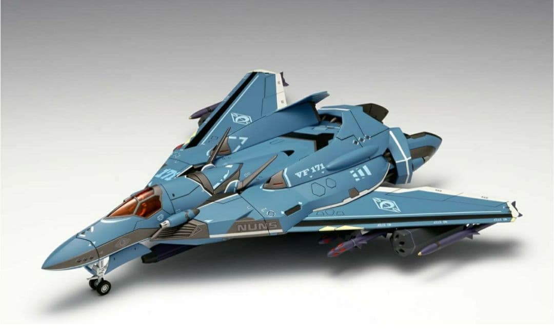 マクロス　VF171　72/1スケールプラモデル