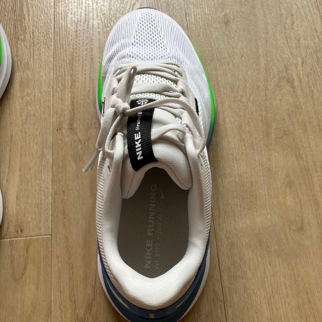 Nike ランニングシューズ エアズームストラクチャー25ワイド