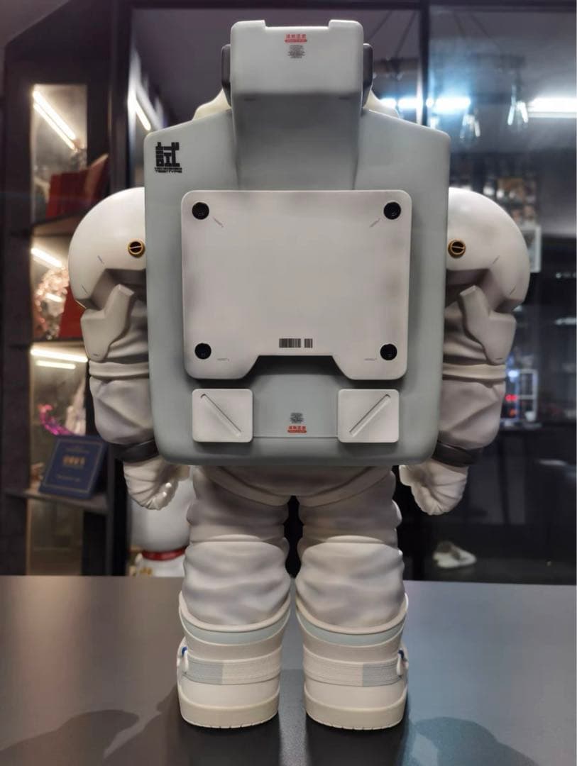 ローフール・パイオニア　第１弾　先駆者　発光　フィギュア　アートトイ//ZCWO