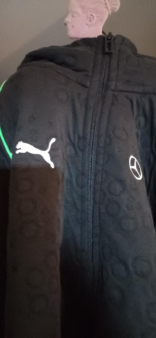 新品未使用Puma フルジップジャケット メルセデス・ベンツ