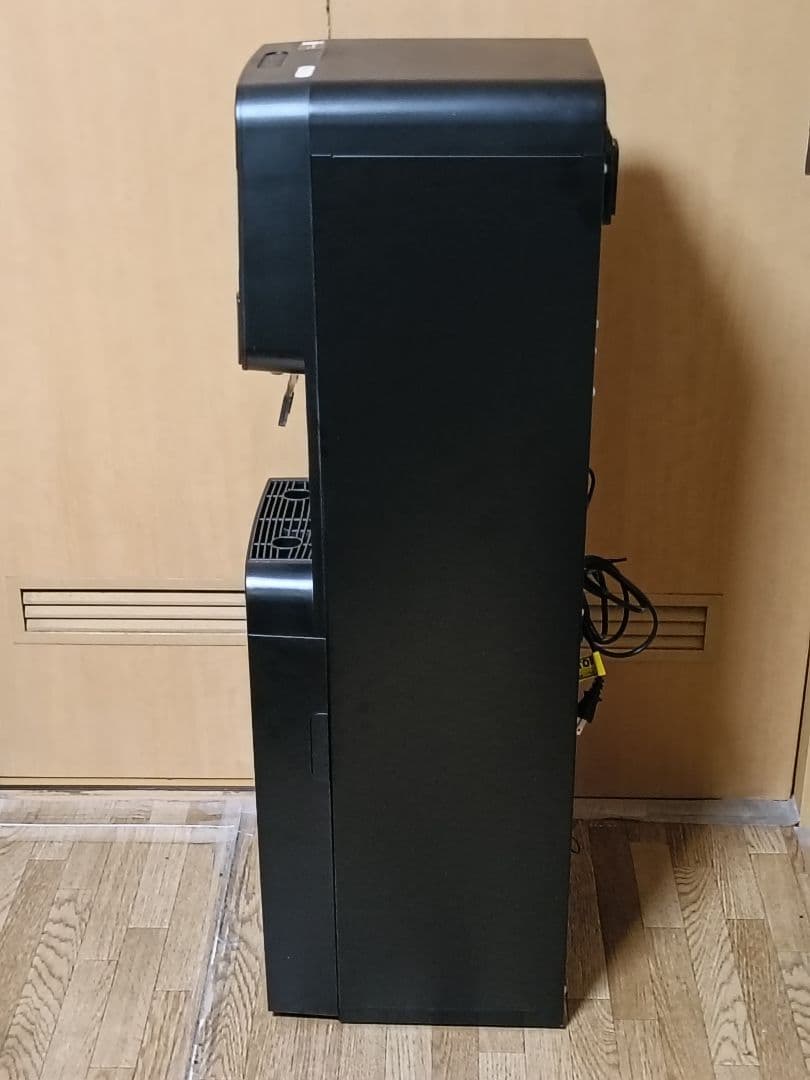 ウォーターサーバー ブラック