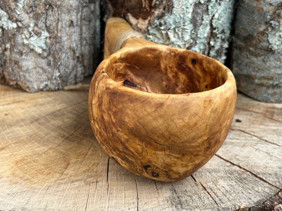 なつなつ　手彫り　ククサ　白樺　瘤　コブ　一点もの　ソロキャン　グル