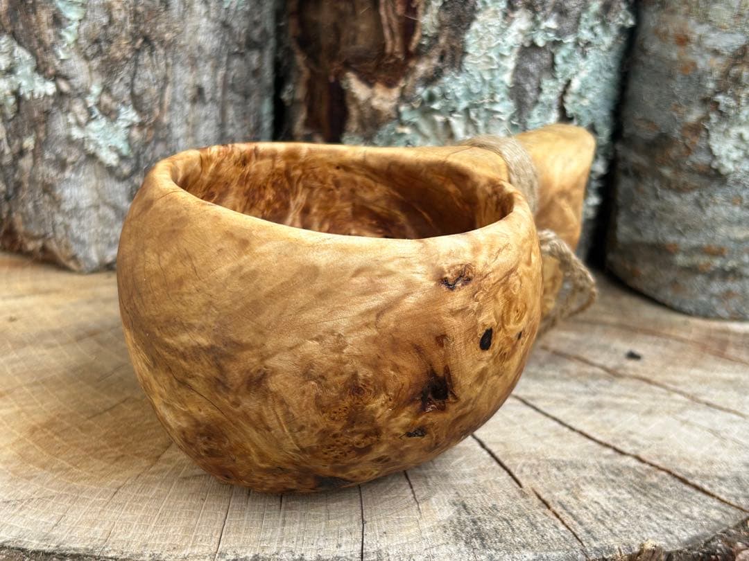 なつなつ　手彫り　ククサ　白樺　瘤　コブ　一点もの　ソロキャン　グル