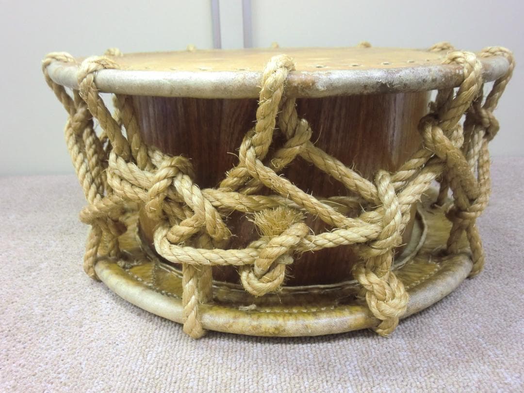 【中古品】締太鼓 面35cm 胴長15cm　台・バチ・バチ用収納袋付き