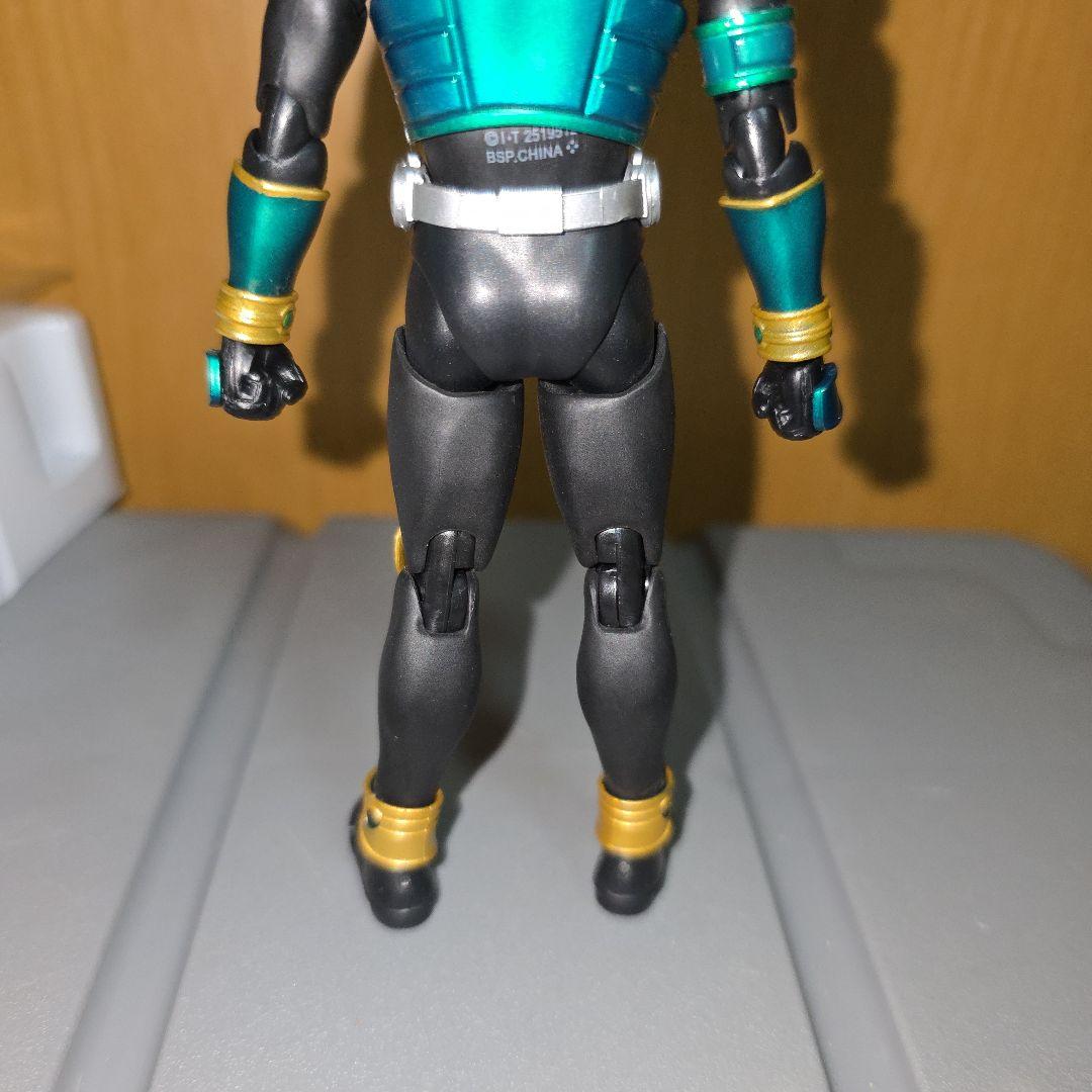 s.h　真骨彫製法　仮面ライダークウガ　ペガサスフォーム　フィギュア　真骨頂