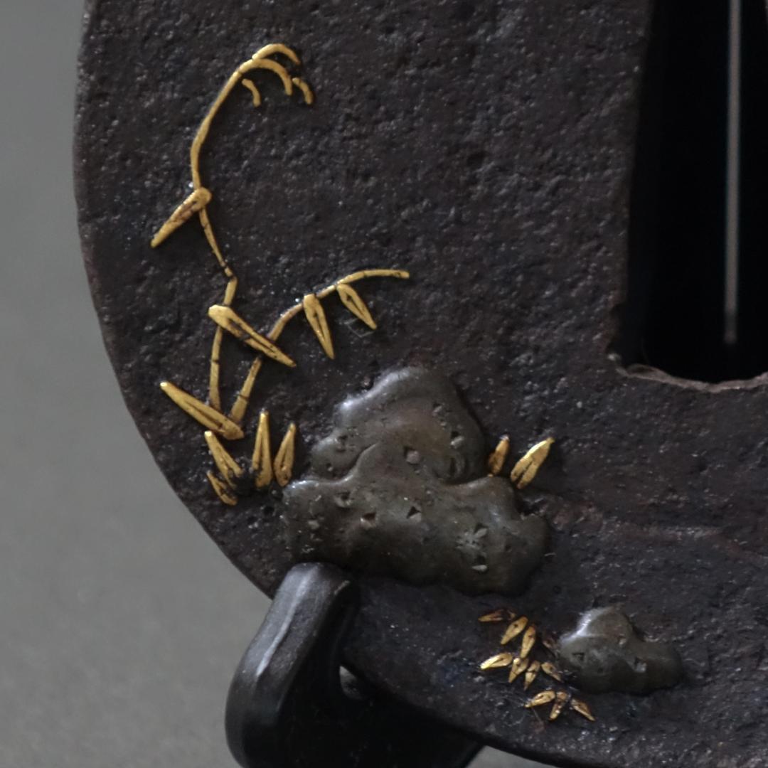 【金銀銅象嵌 鴛鴦図鍔】(鍔箱付き) 鍔 鐔 鉄地 刀装具 日本刀 武具 骨董