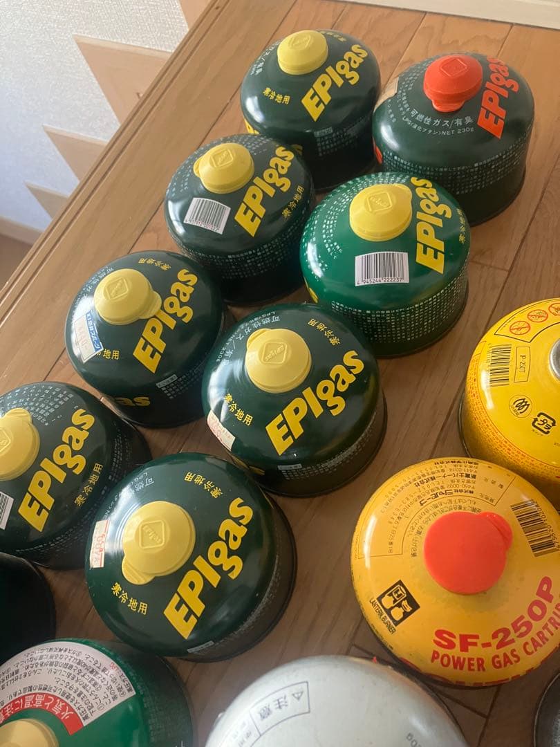 キャンピングガス缶　26缶　未使用など様々