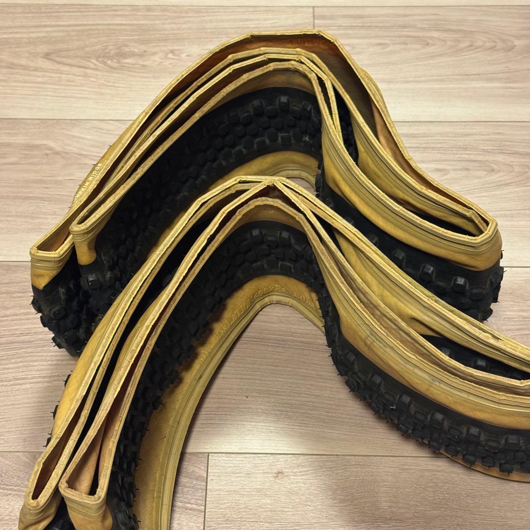 COMPASS PUMPKIN RIDGE 650B x 42チューブラータイヤ