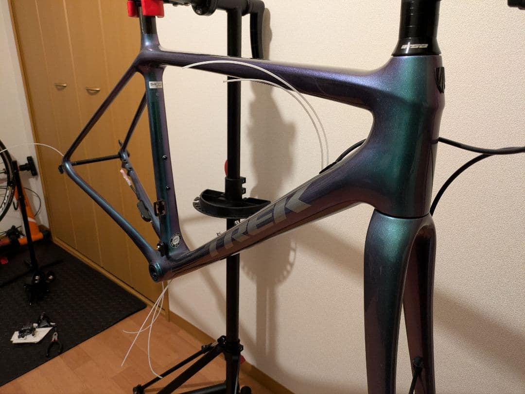 今月いっぱいで一旦終了予定Trek ÉMONDA SL 5ディスクフレームセット