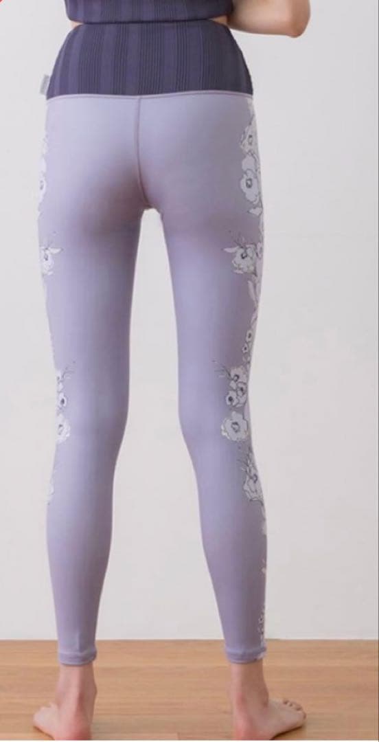 新品未開封SUKALA ドローイングフラワーパネルレギンス M モーブ