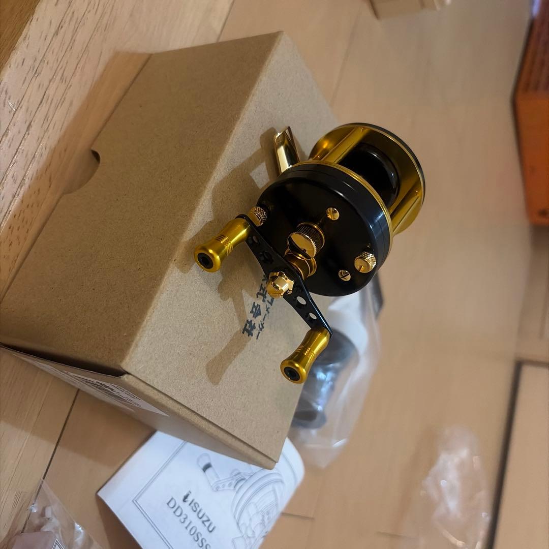 五十鈴工業 DD310SSS Black/Gold ISUZU ダイレクトリール