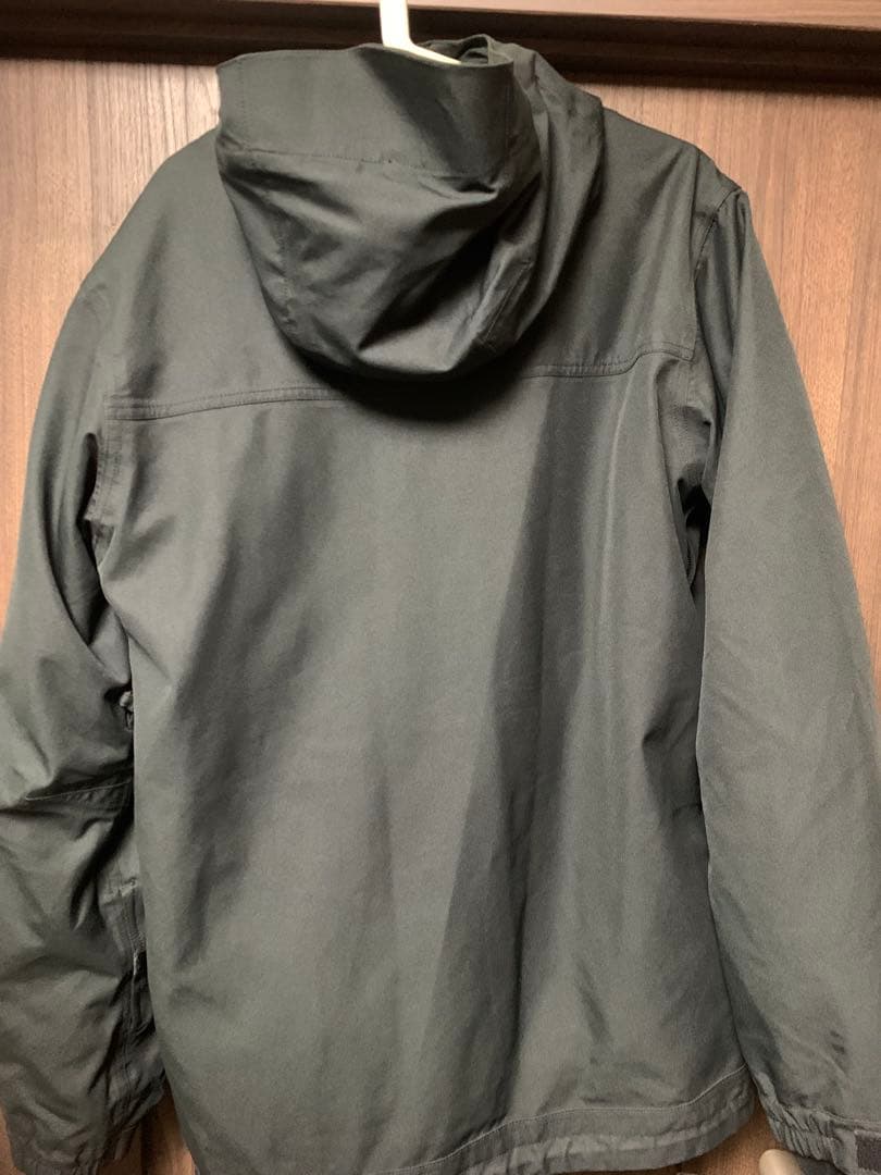 美品　686☆sixeightsix☆スノボーウェアMen's M