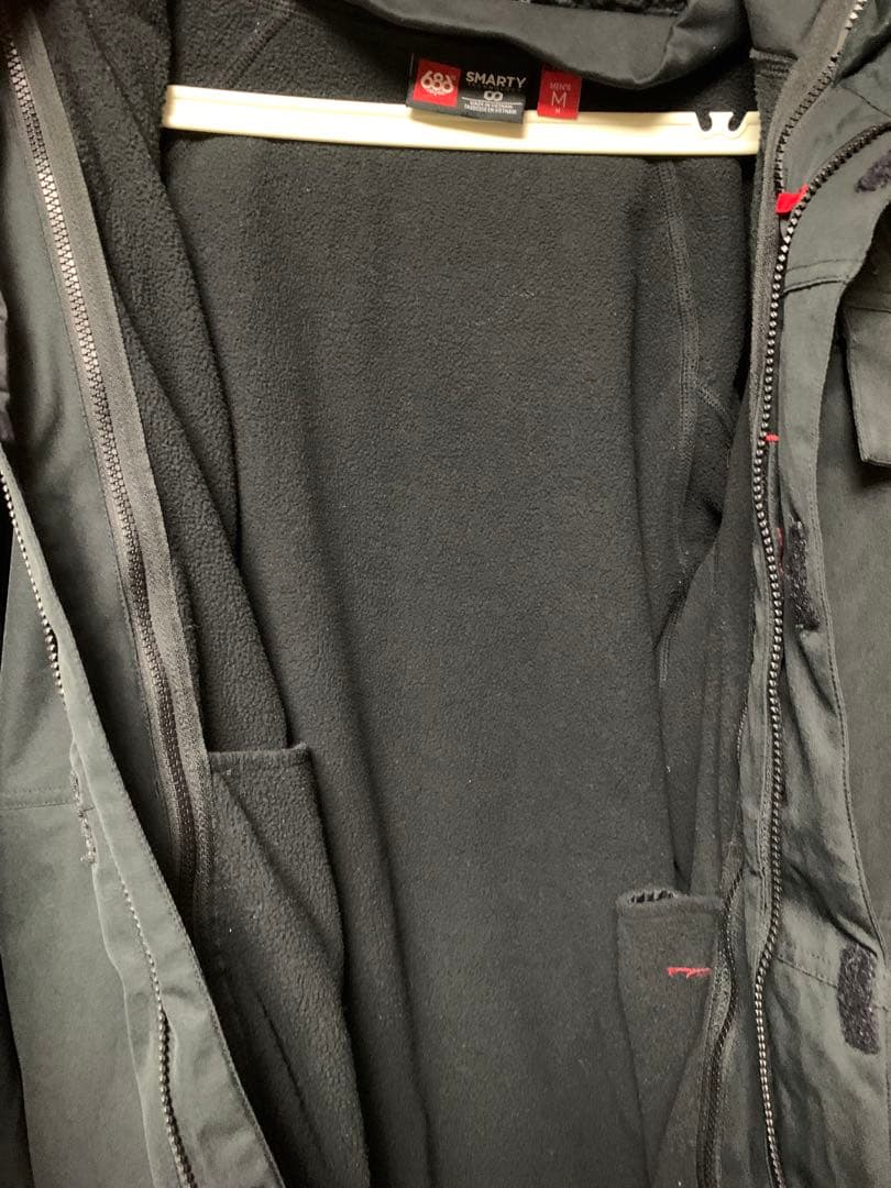 美品　686☆sixeightsix☆スノボーウェアMen's M