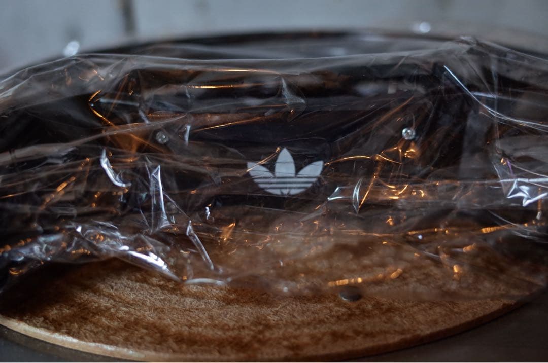 oasis adidas ブラック タンバリン