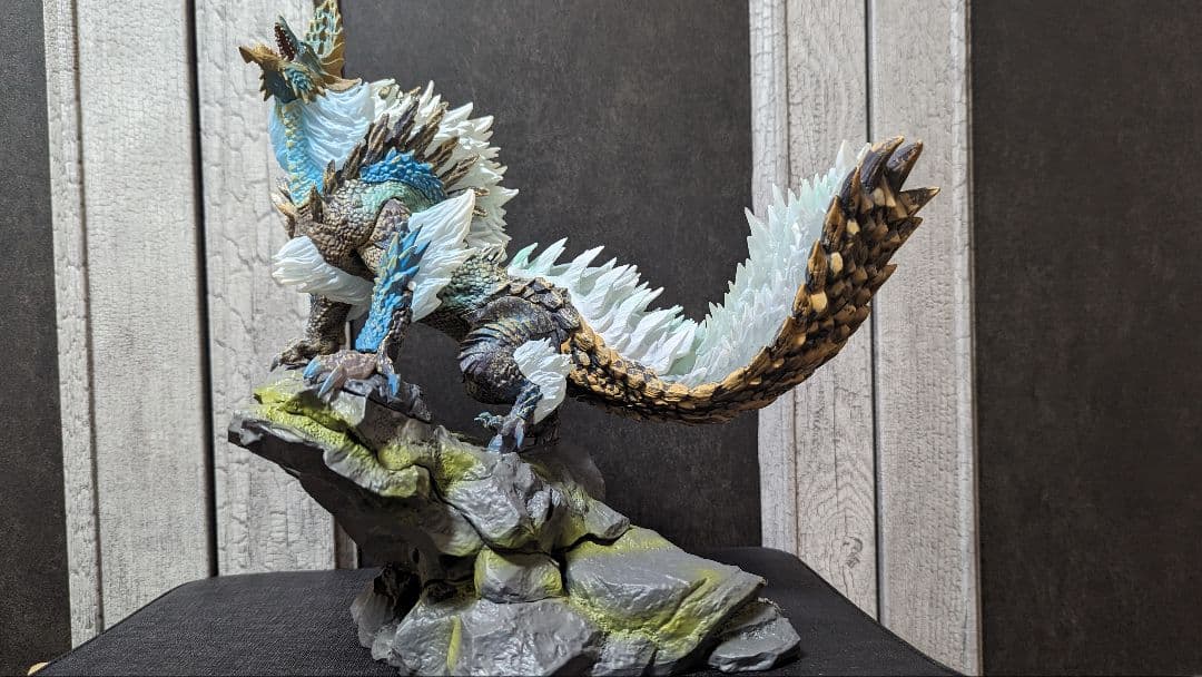 モンスターハンター　ジンオウガ フィギュア 28cm
