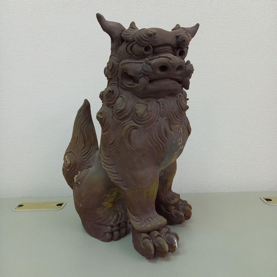 茶色の素焼きシーサー