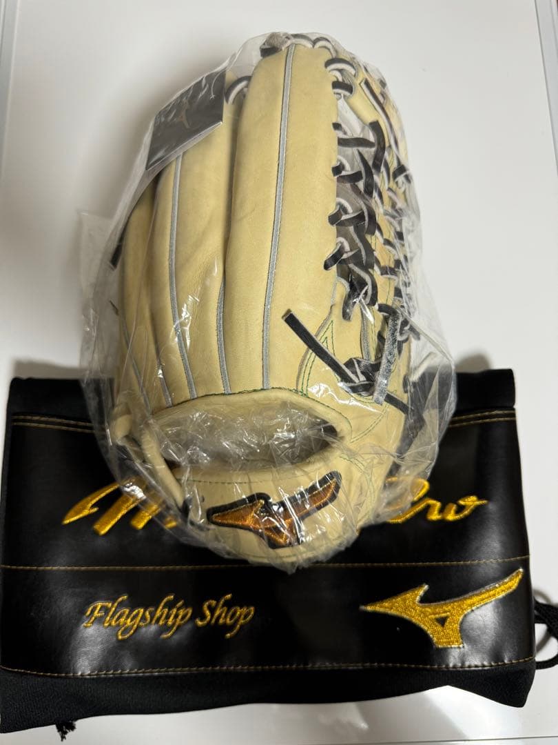 ５月限定　新品　ミズノプロ　直営店限定ウェブ　軟式　内野手用グラブ　ブロンド