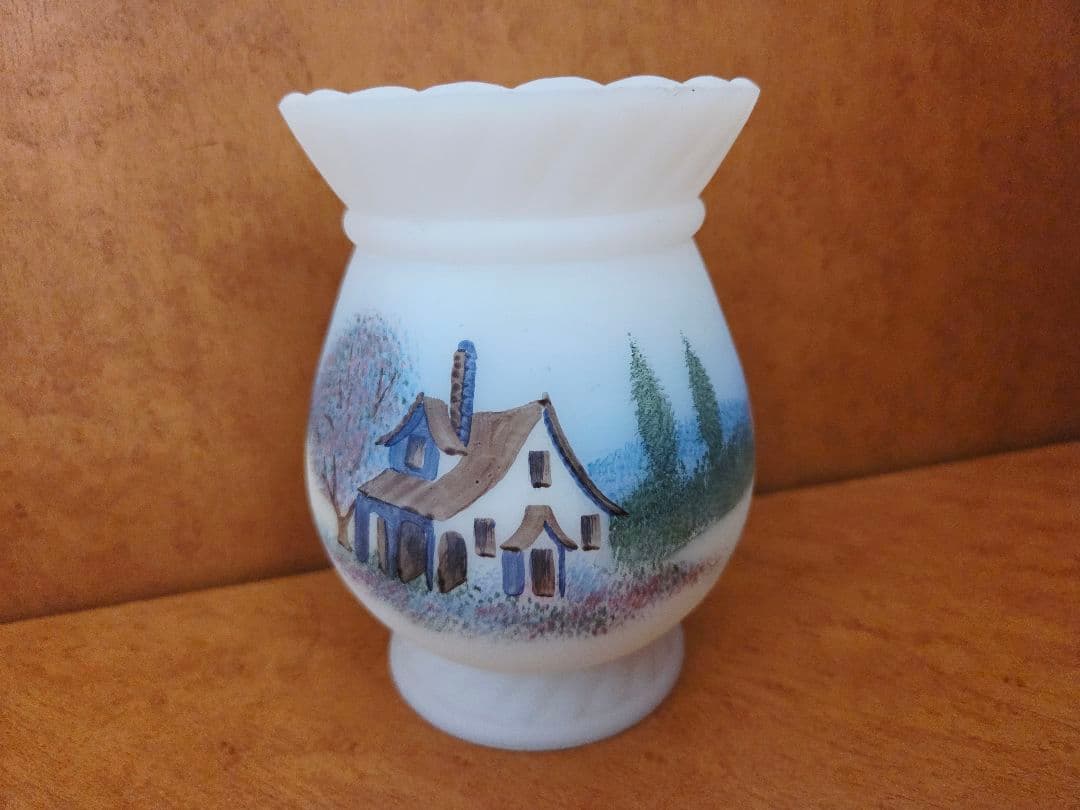 フェントンミルクガラス花瓶 ホワトトサテン HP カントリー コテージハウス