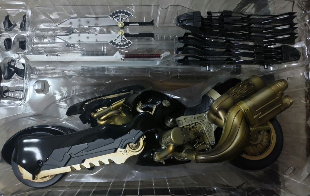 プレイアーツ改 クラウド・ストライフ&フェンリル　フィギュア【売り尽くし価格！】