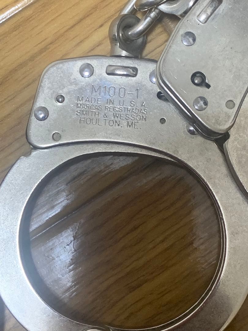 【値下げ売切Smith & Wesson M100-1手錠レザーケース付き本物