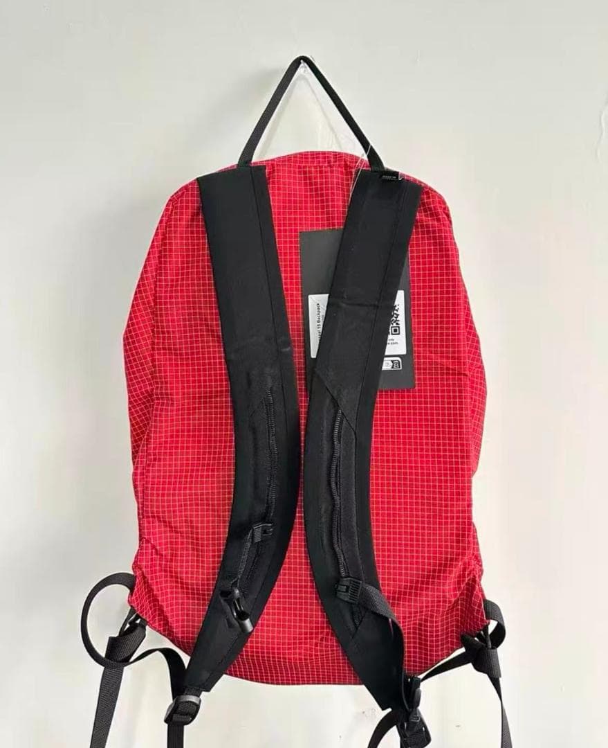 未使用ARC'TERYX KONSEAL 15 チェック柄バックパック 赤