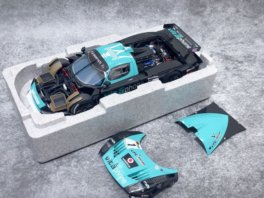 AUTOart 1/18 マセラティ MC12 FIA GT1 優勝 ミニカー