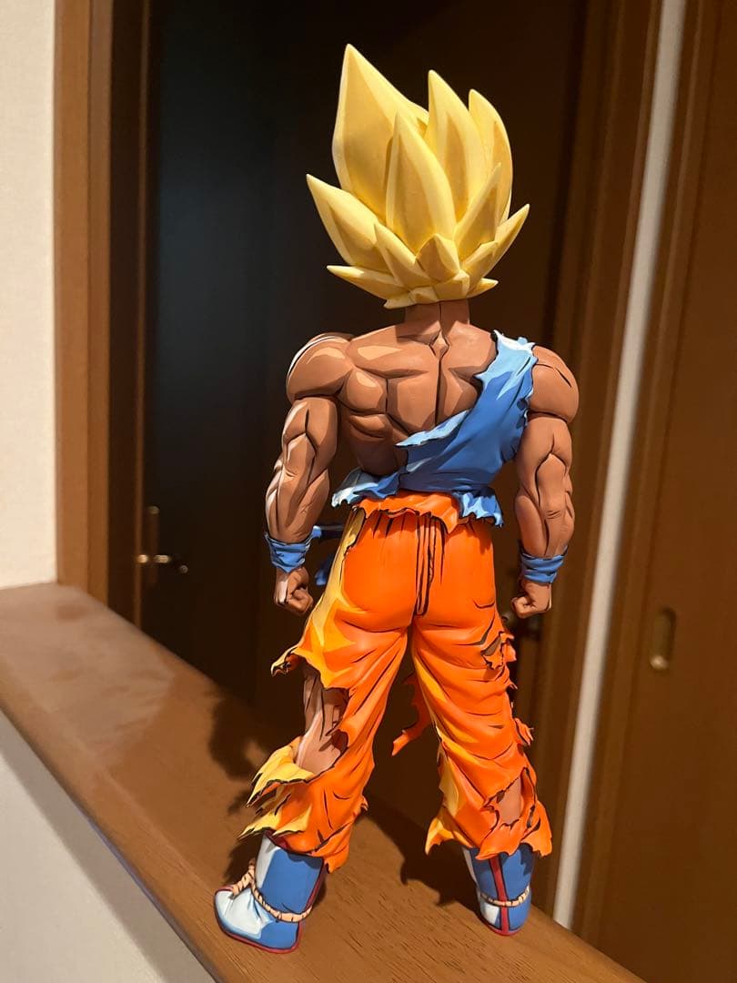 や*彡様 ドラゴンボールフィギュア 伝説の超サイヤ人 孫悟空 リペイント漫画色