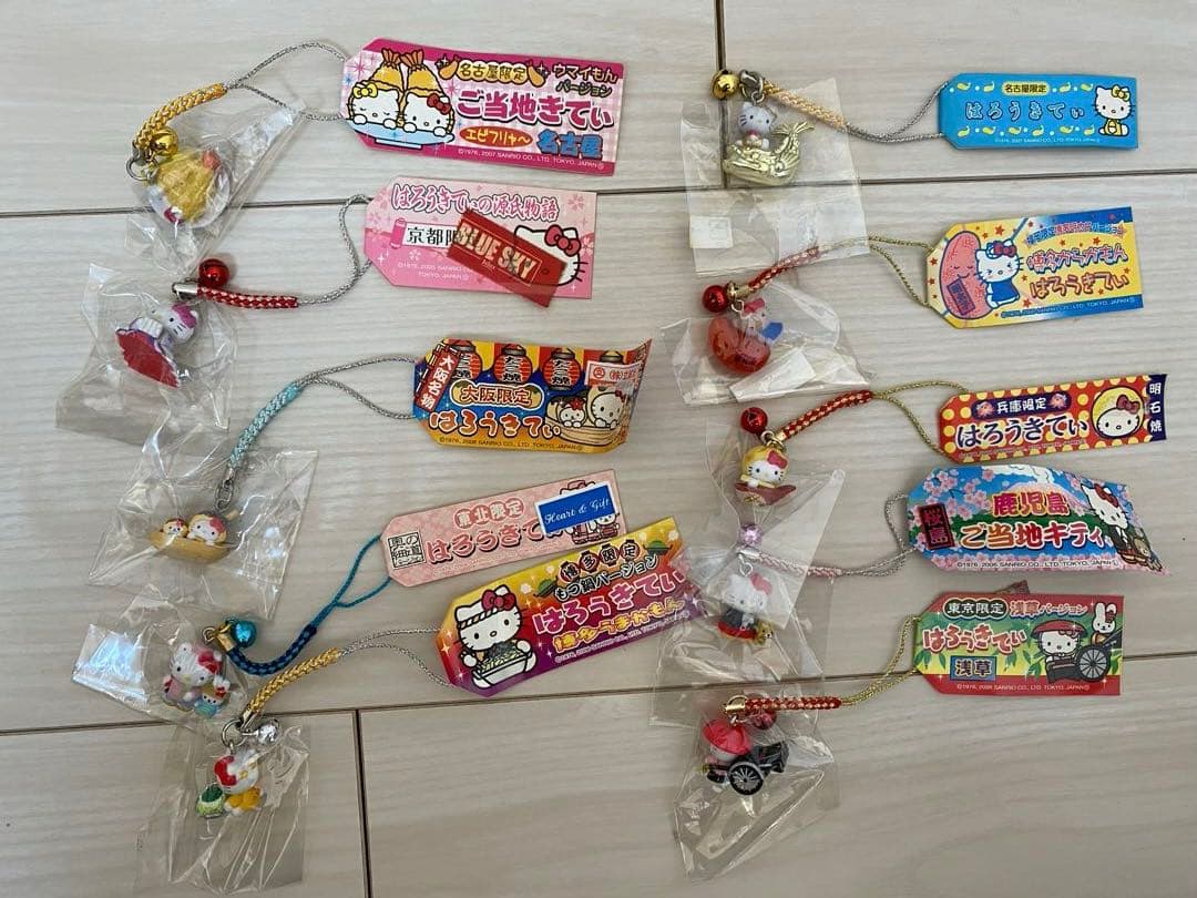 ご当地キティ　64個セット売り　根付け　キーホルダー　ハローキティ