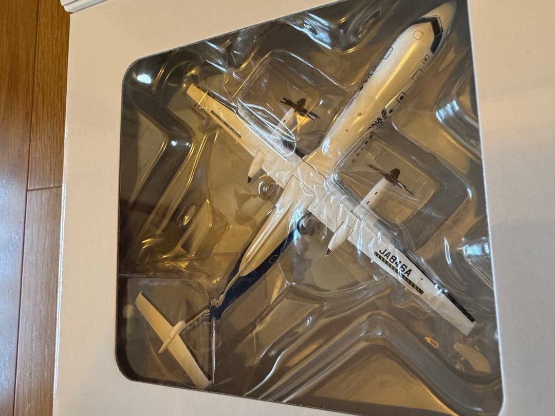 ANA DHC-8-400 1:200 飛行機　旅客機　模型　航空機