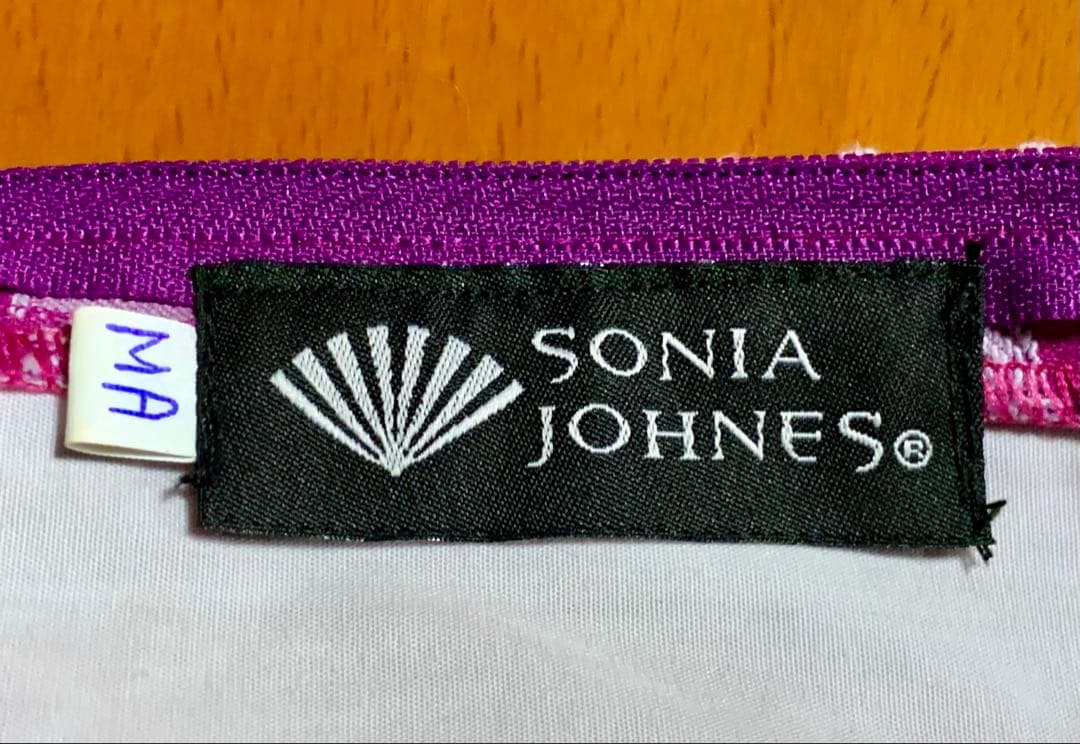 フラメンコ衣装　ソニアジョーンズ上下セットベルト付き　サイズMA