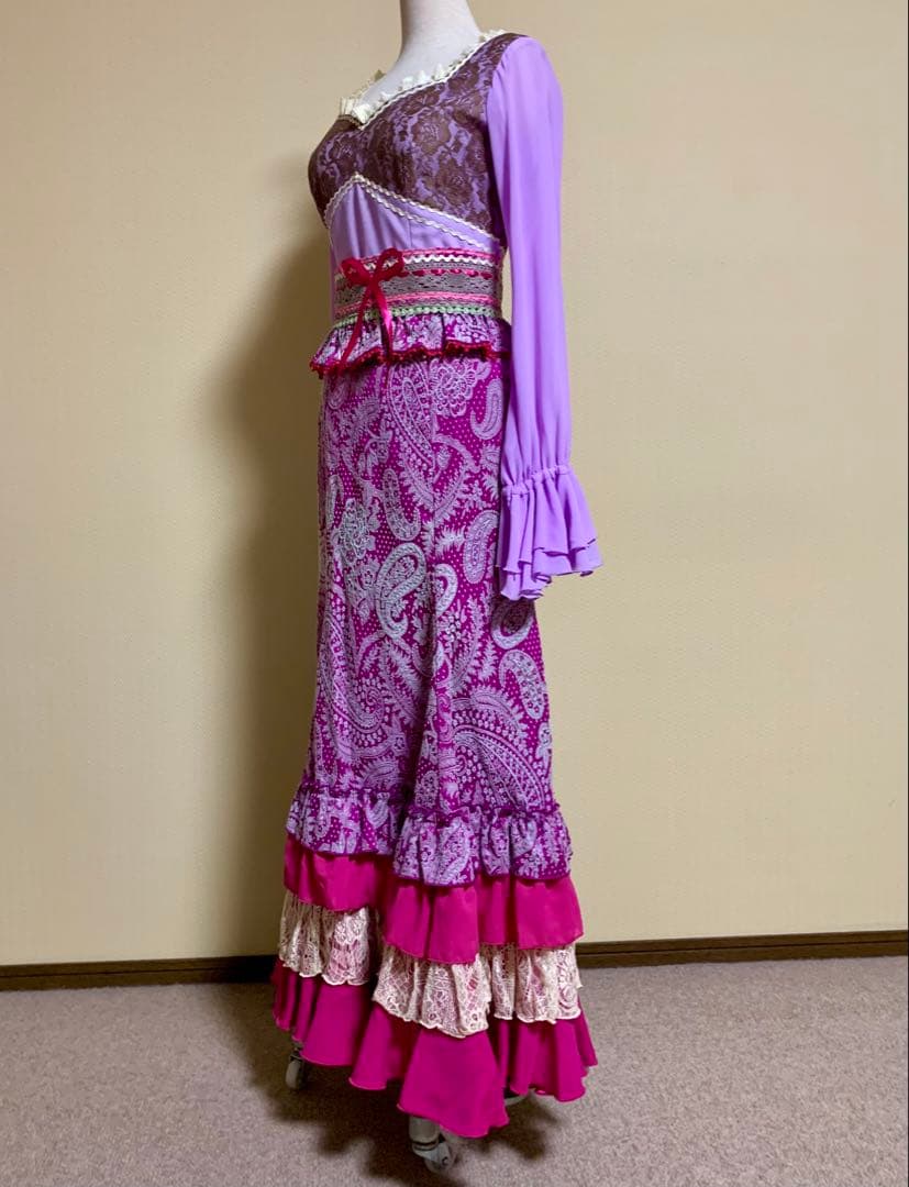 フラメンコ衣装　ソニアジョーンズ上下セットベルト付き　サイズMA