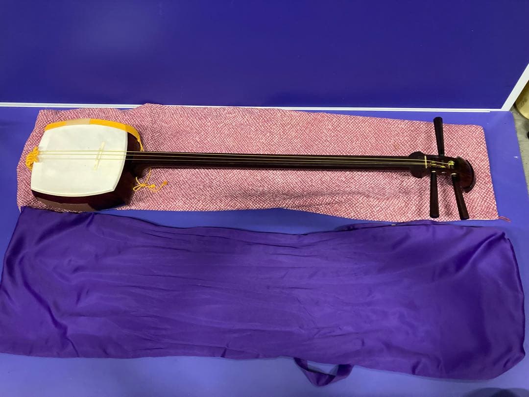 高級 三味線 民謡 K9？ 金無垢 子持綾杉 金細 紅木 和楽器 弦楽器 綾杉胴