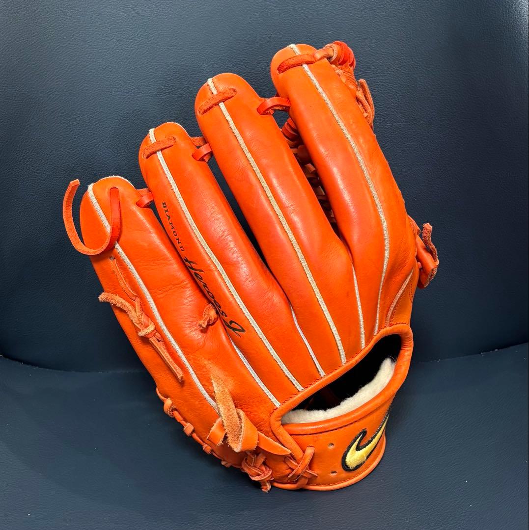 【匿名配送】入手困難ナイキ　硬式内野　状態極上