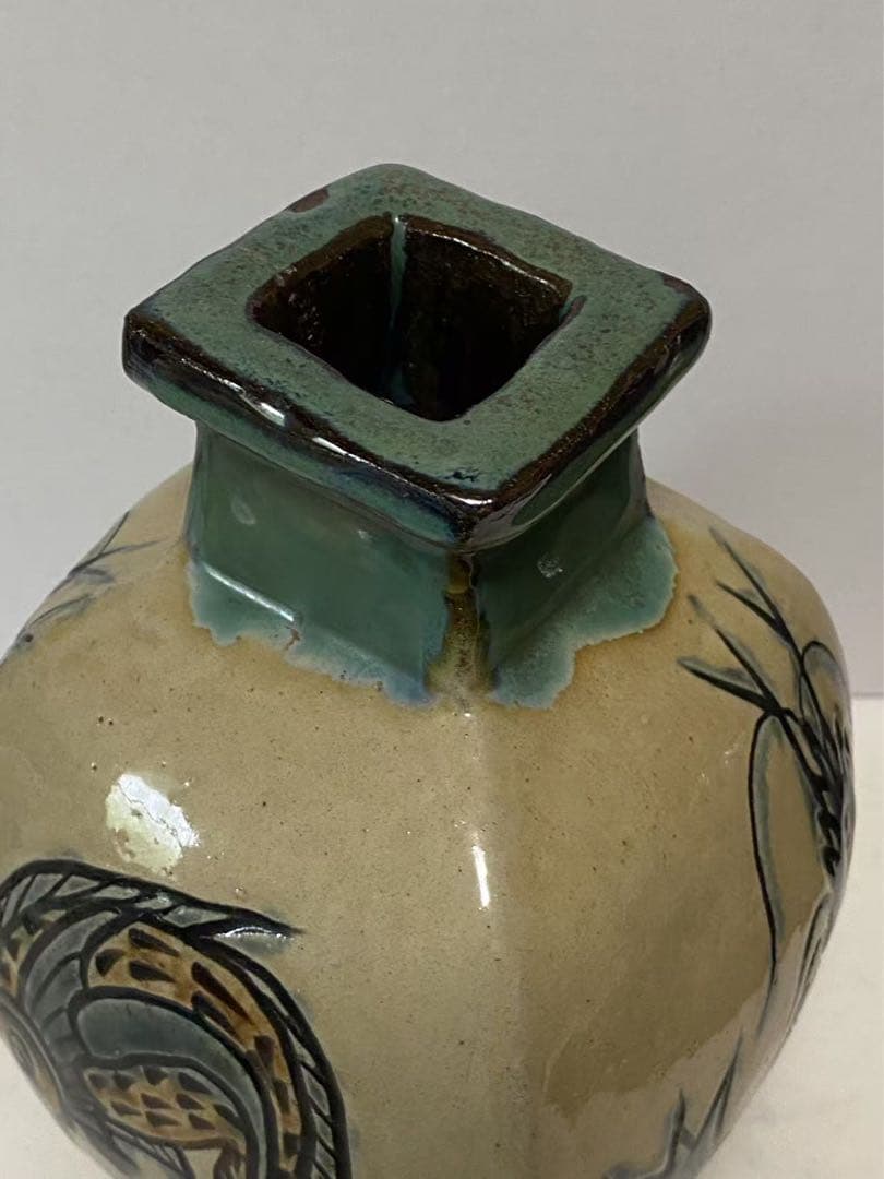 琉球壺屋燒 金城敏男作鱼文海老花瓶花器中古美品年代物（人間国宝 金城次郎の長男）