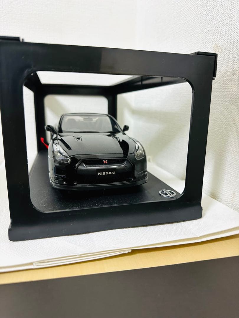 Nissan GT-R 1/43 スケール