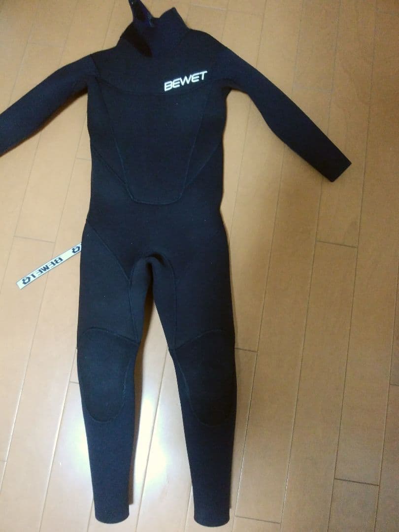 ウェットスーツ　子供用　ＢＥＷＥＴ　未使用に近い　最終大幅値下