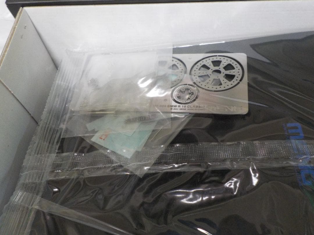 MENG 1/9  R 18 CLASSIC MARS RED プレカラー