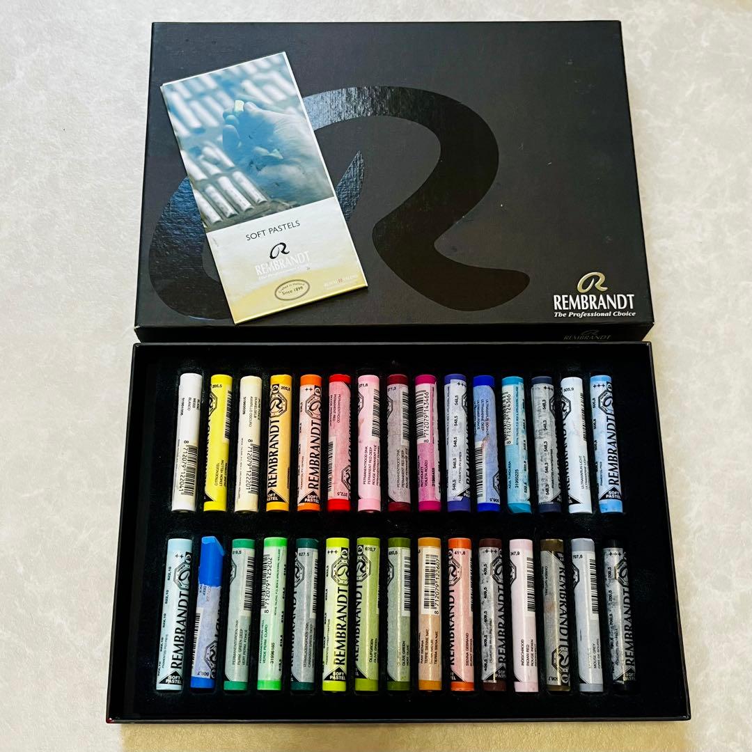 Rembrandt ソフトパステル 30色　フィキサチーフ付き　画材　セット