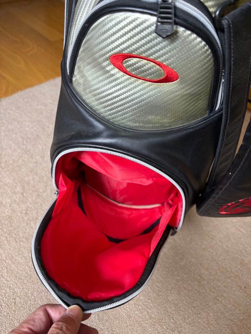 オークリー OAKLEY　キャディバッグ９.5型（ブラック/シルバー/レッド）