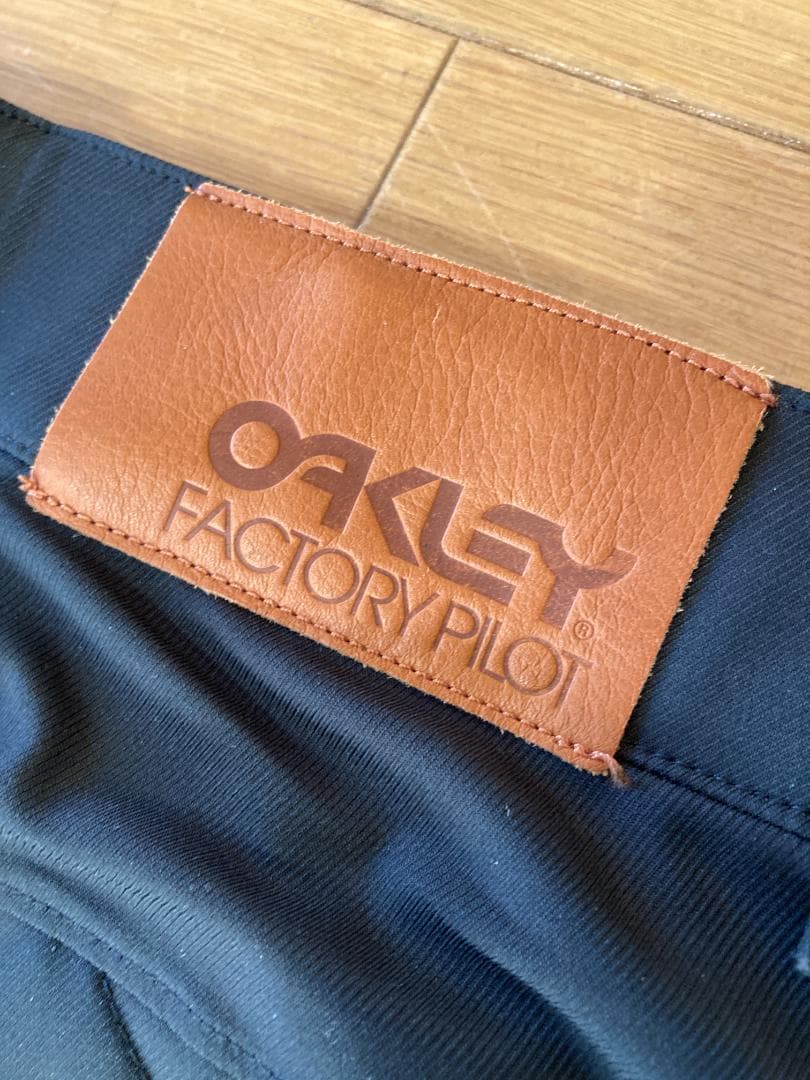 OAKLEY FACTORY PILOTスノーボードウェア SLIMFIT 美品