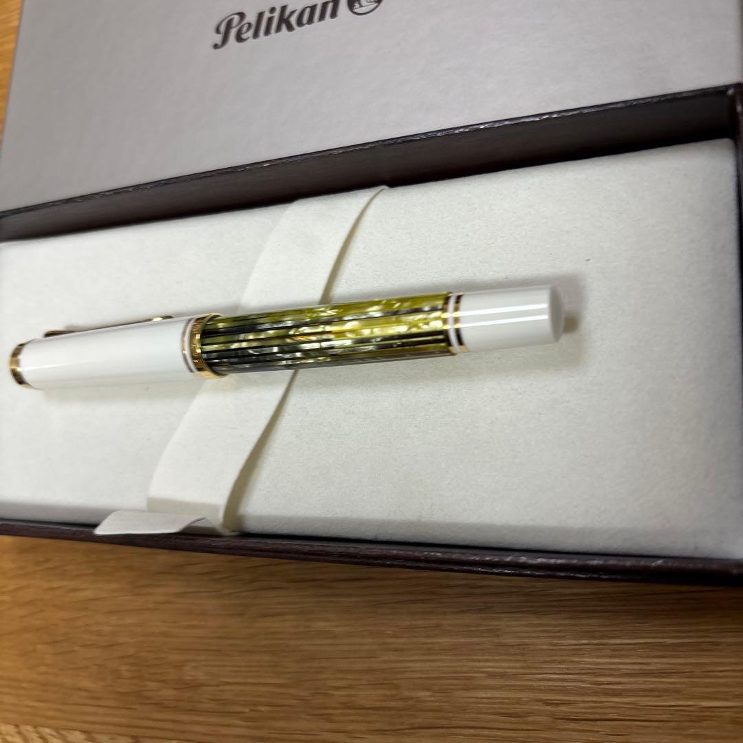 ホワイトトータス スーベレーン M400 万年筆 中字 M ペリカン