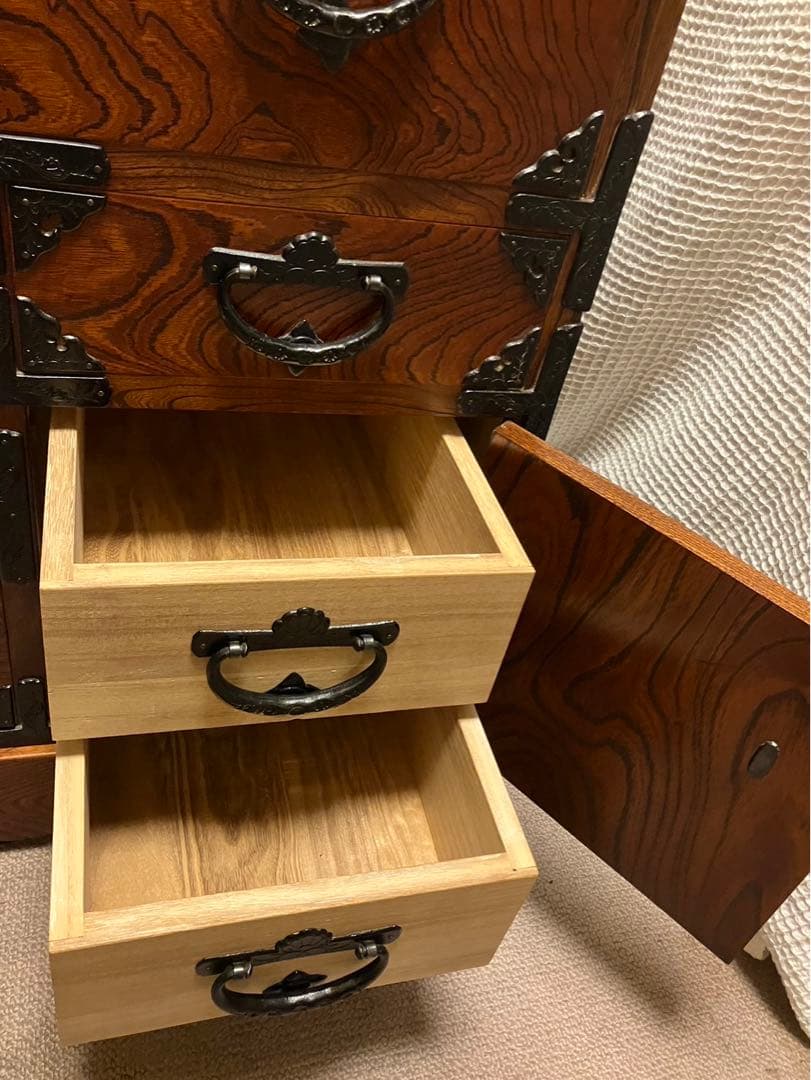 岩谷堂箪笥　南部鉄器