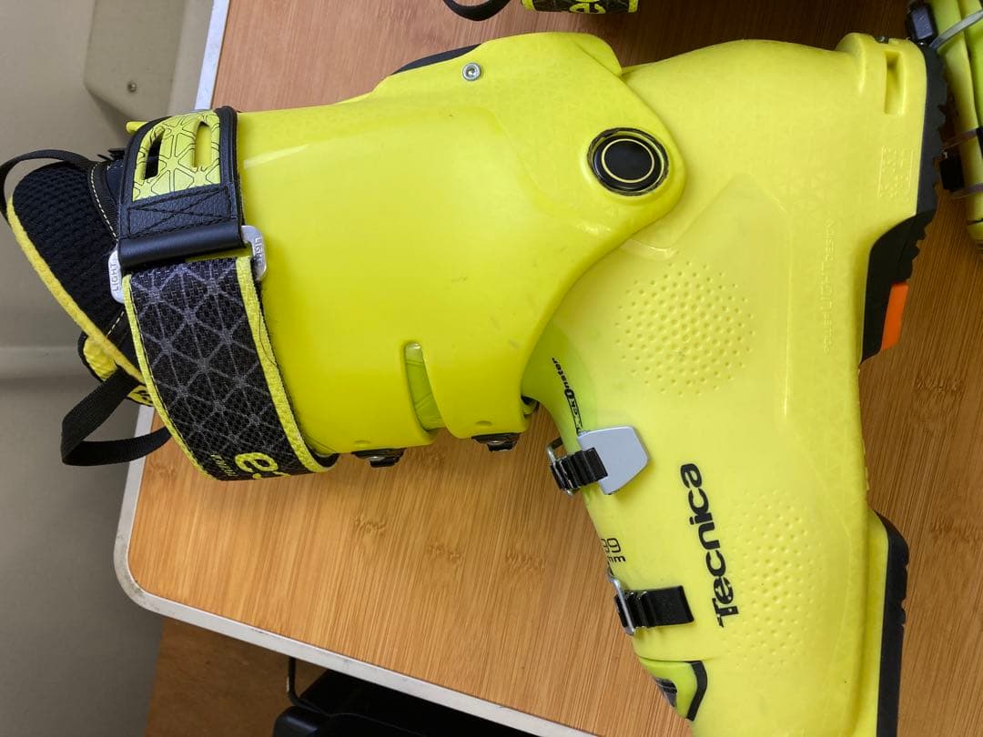 Tecnica Zero G Guide Pro スキーブーツ イエロー25.5