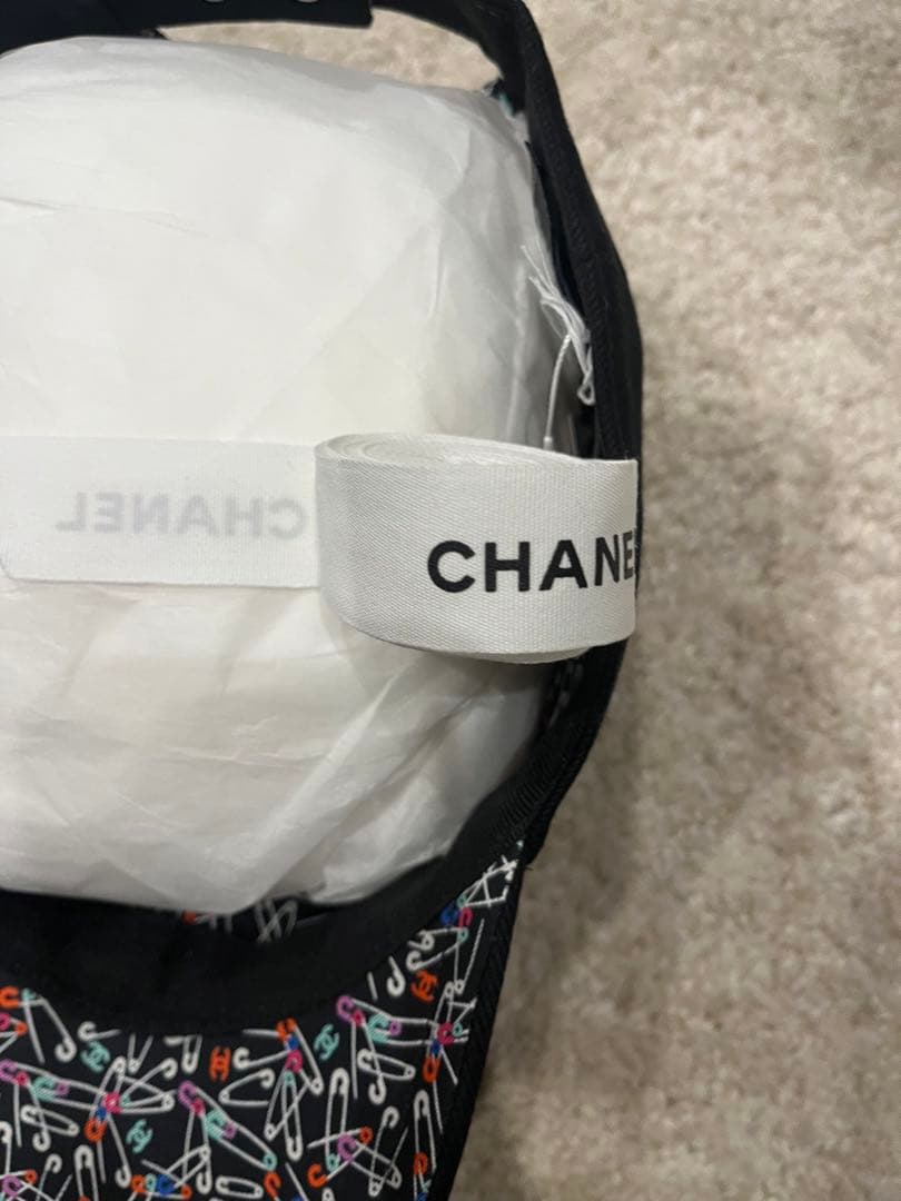 CHANEL 黒 キャップ ロゴ入り,購入証明あり