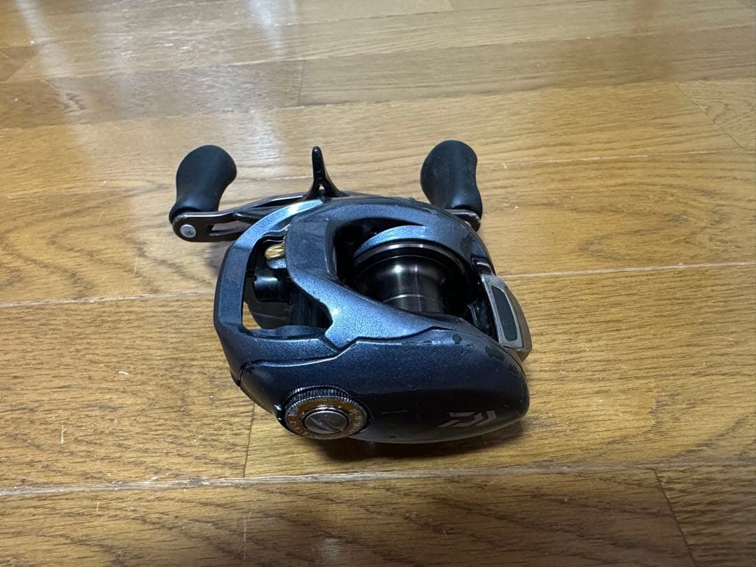 ダイワZILLION SV TW ベイトリール　右巻き　6.3