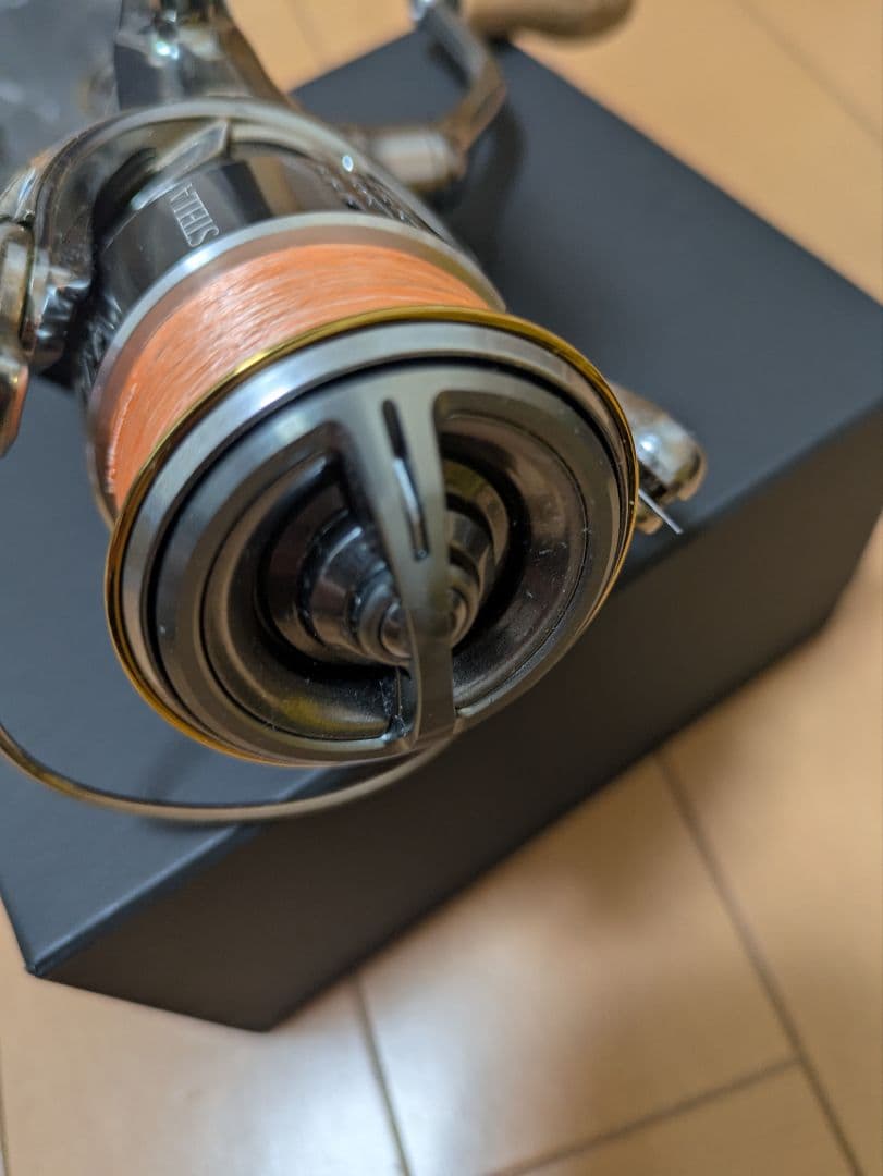 今月で出品取り消しシマノステラ2500SHG