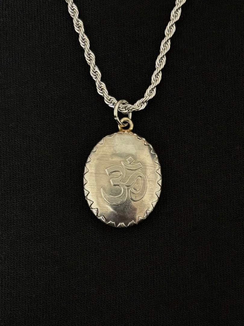 《週末価格》藤井風さん　オームペンダント クリシュナ神〈イエロー〉